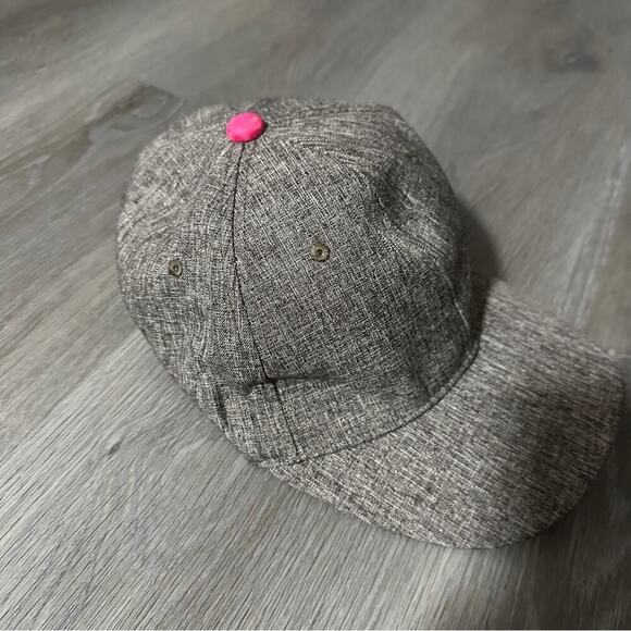 FabFitFun Heather Gray & Pink Embroidered Logo Baseball Cap Hat - Picture 2 of 6